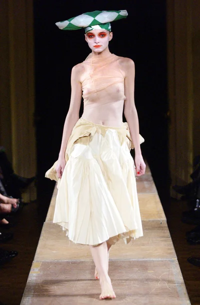 Look 18